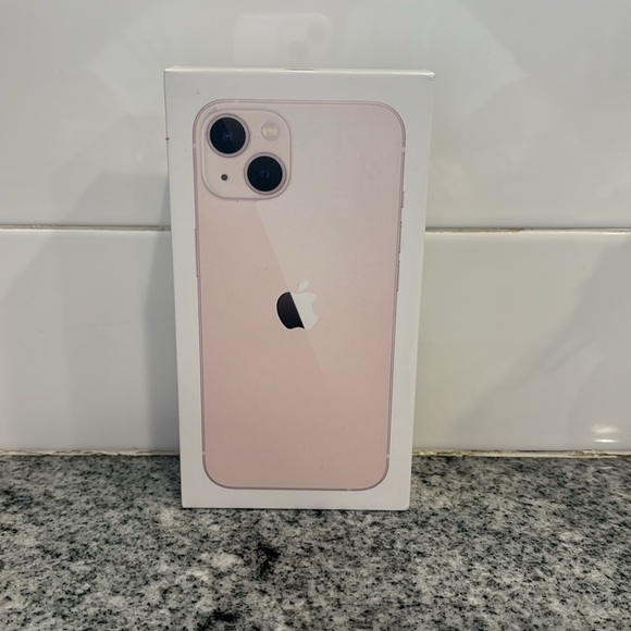 EUC IPHONE 13 - Picture 9 of 10